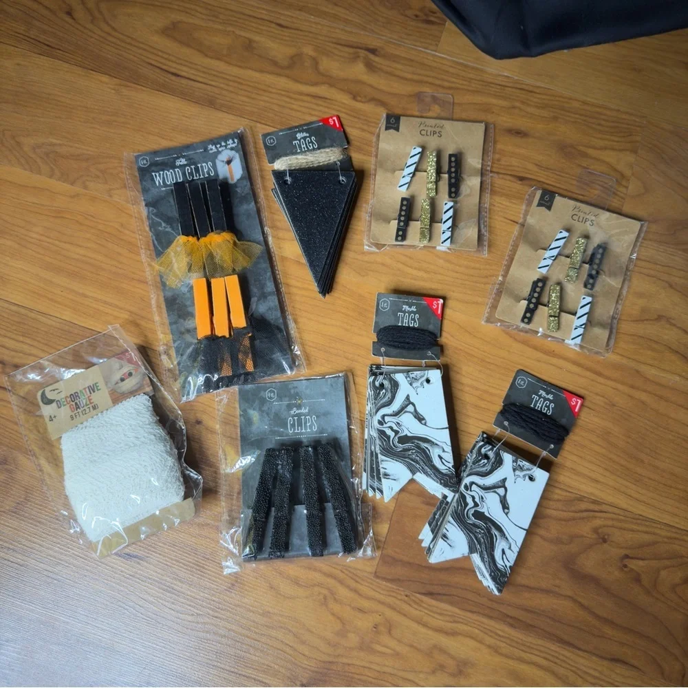 Target Dollar Spot Retired Holiday Assorted Craft Supplies Set‎ Halloween Art